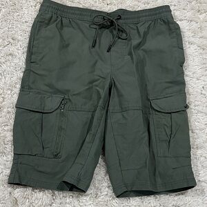 Mountain Ridge Men's Sz Medium Olive Green Cargo Shorts NWOT
